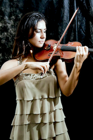 Orquestra da Ulbra recebe violinista carioca Priscila Plata Rato