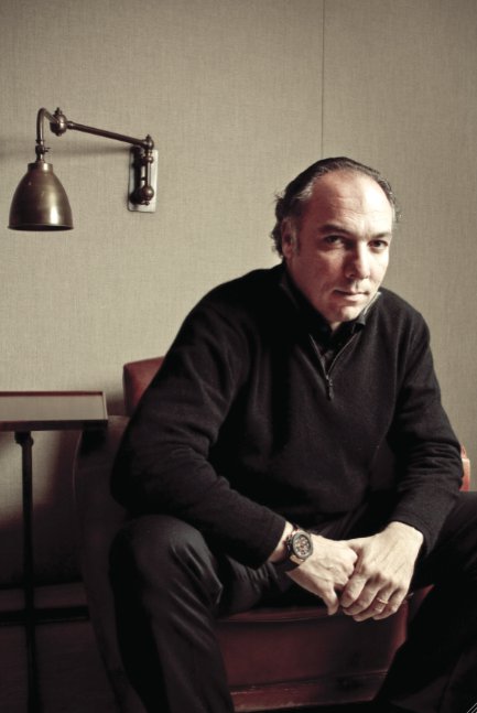 Ricardo Bellino lança Ningém é f#dido por acaso – um guia prático anticoitadismo