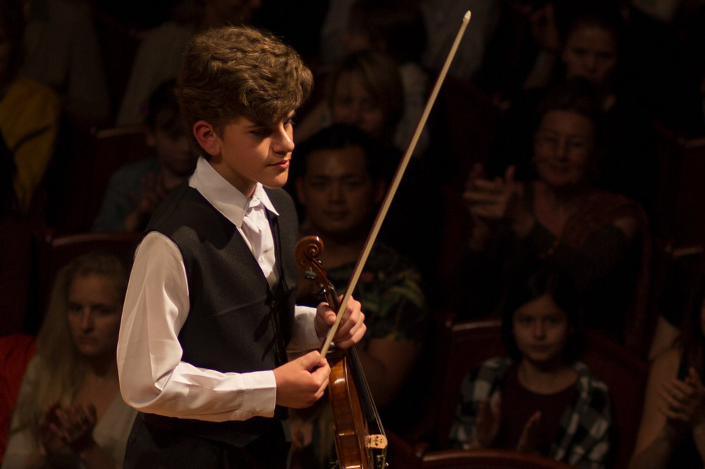 Virtuose de 14 anos no próximo Domingo Clássico da Orquestra da Ulbra