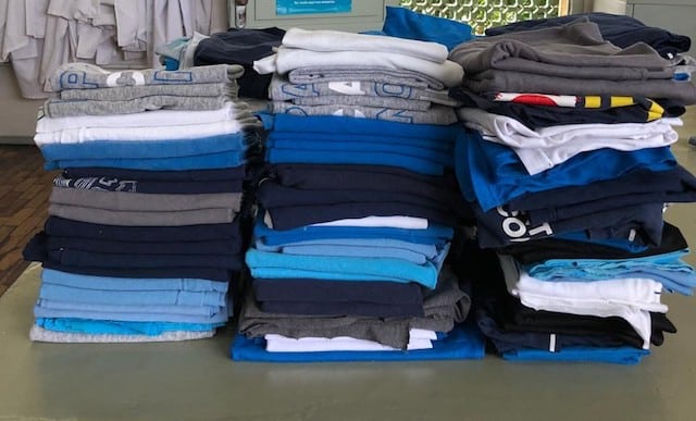 Uniformes antigos viram máscaras na Rede Marista