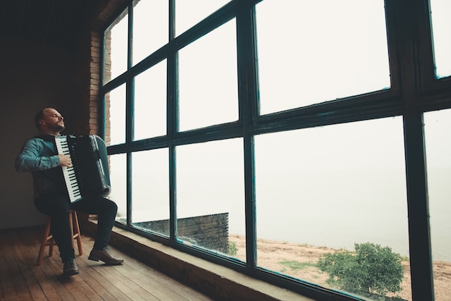 Acordeonista gaúcho Ronison Borba lança álbum Instantes