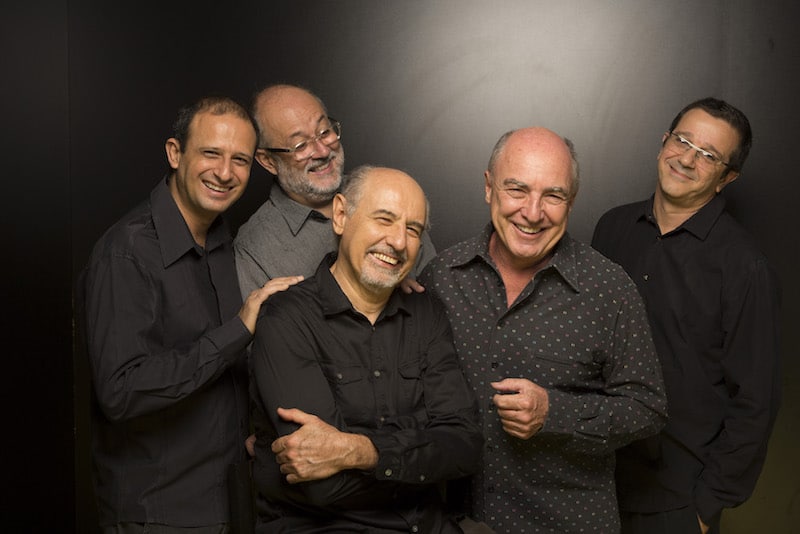 Pau Brasil celebra 40 anos de carreira no Grezz