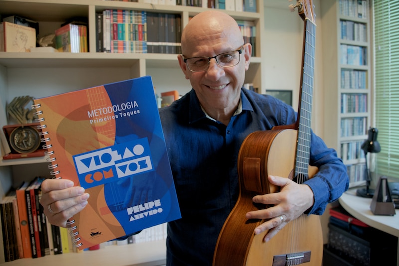 Felipe Azevedo lança livro sobre ensino de violão