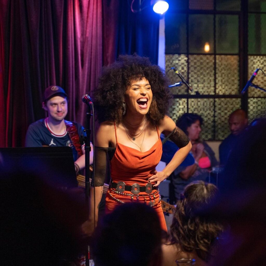 Lo Steele: Revelação musical de Portland, Oregon, estreia em POA