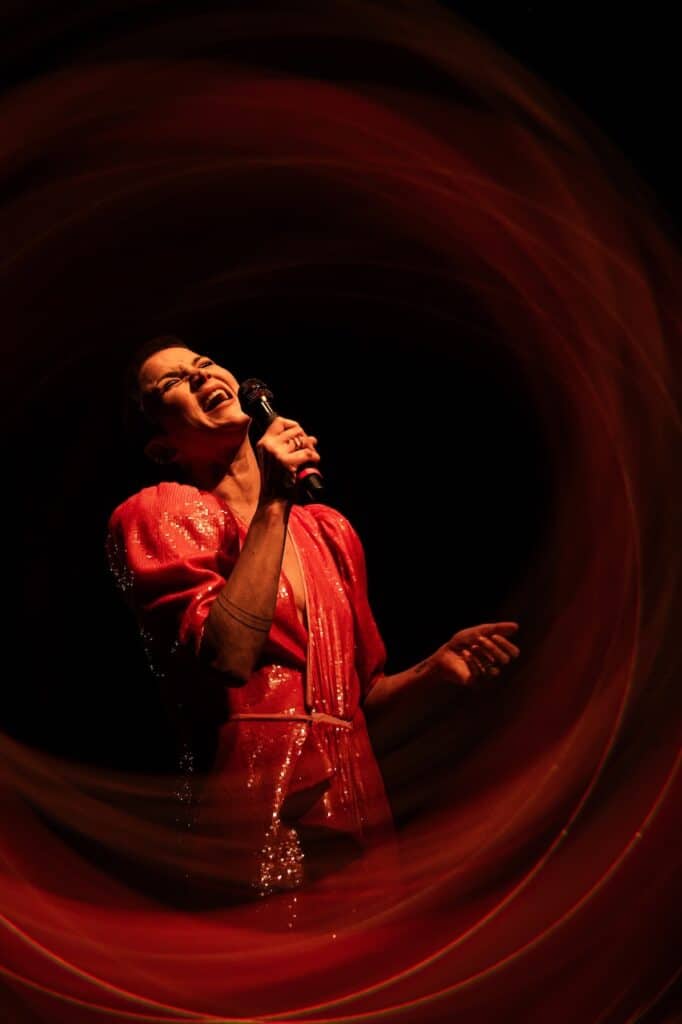 Rê Adegas homenageia Elis Regina, em duas noites no Grezz