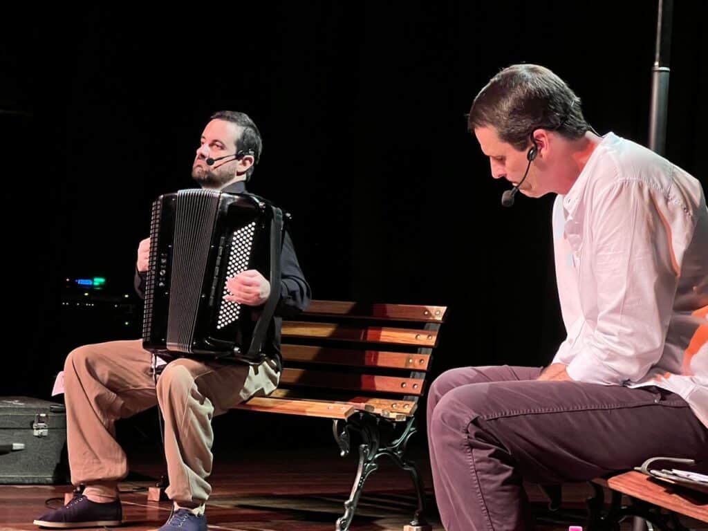 Um sopro de poesia, de Eduardo Bicca e Renan Goulart, espetáculo inédito de conexão entre o acordeón e poesia
