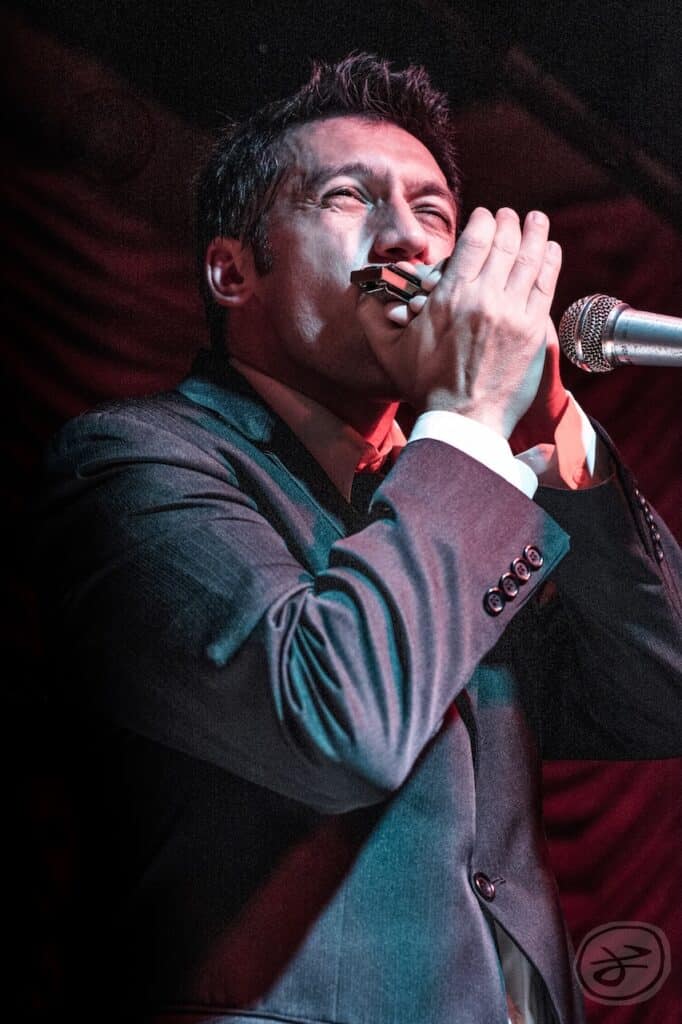 Mais um capítulo de A História do Blues, com Ale Ravanello e banda no Grezz