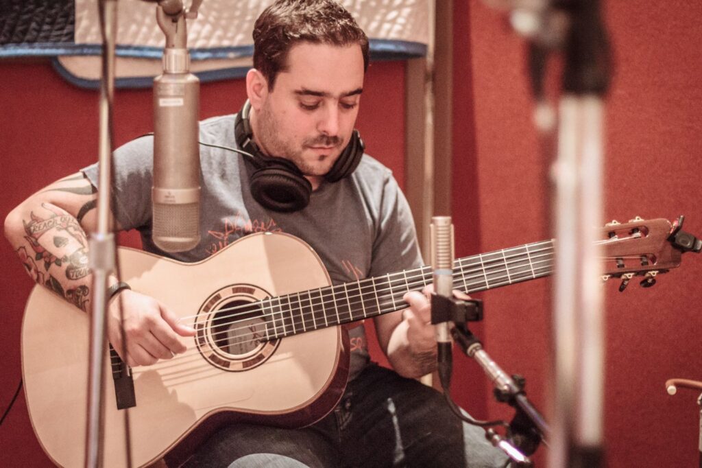 Trilhas de cinema, com André Moraes, nesta sexta (18/4), no Grezz