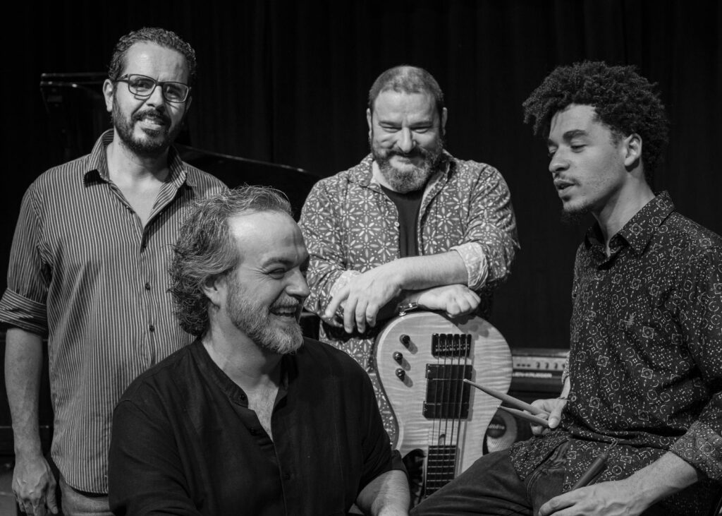 Café Trio e Pedro Verissimo apresentam tributo a Chico Buarque e Tom Jobim no Grezz