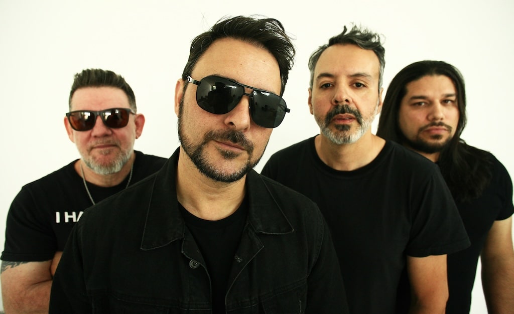 Maria do Relento apresenta show acústico no Grezz em comemoração aos 31 anos de carreira