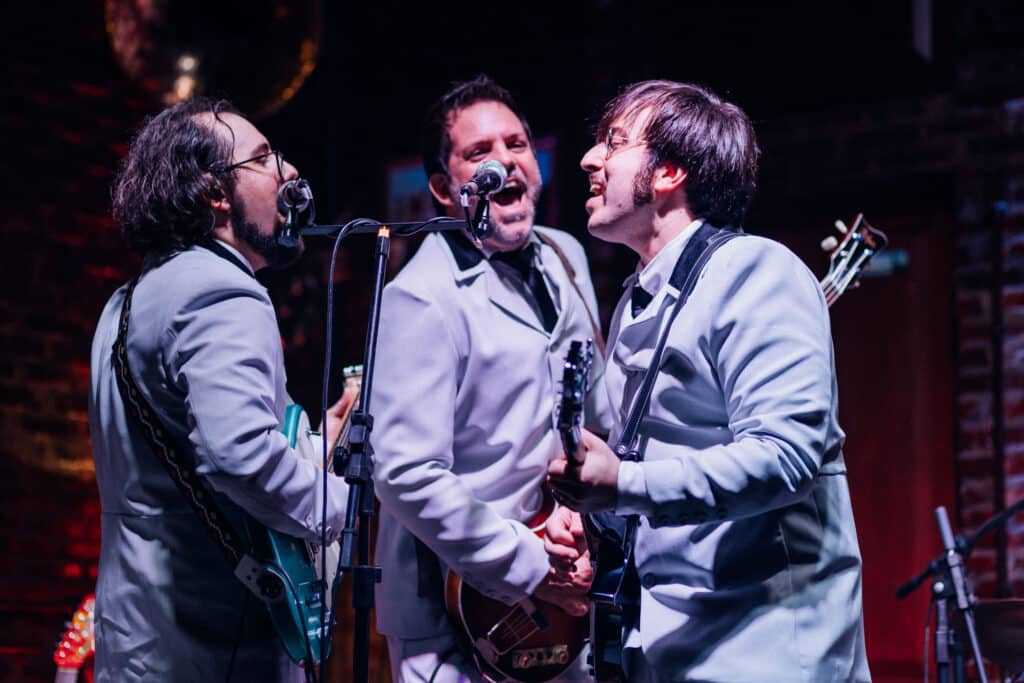 Liverpoa apresenta Especial Beatles no Grezz, dia 25 de abril