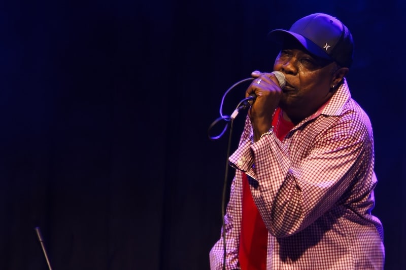 Cantor de blues Lorenzo Thompson se apresenta no Grezz no dia 23 de abril