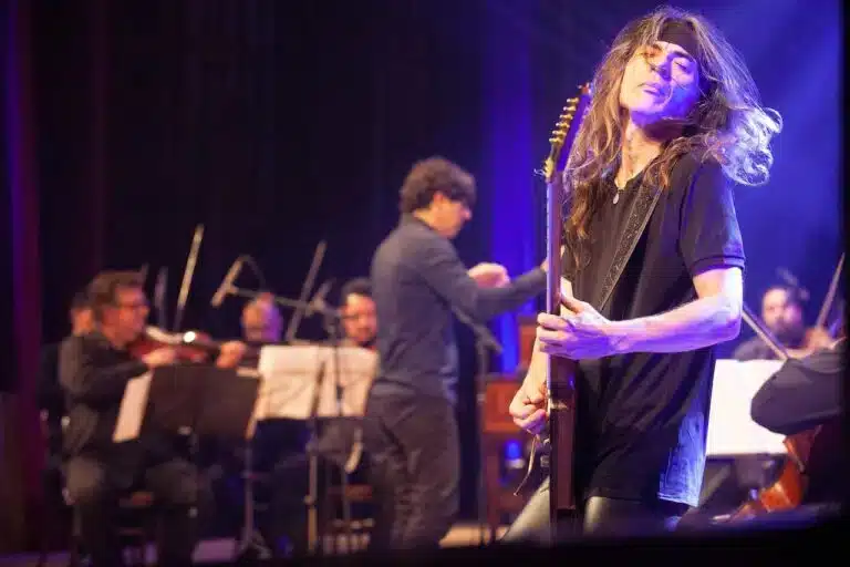 Orquestra de Câmara da Ulbra, Frank Solari e convidados interpretam Clássicos do Rock Internacional