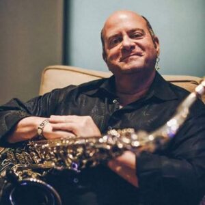 Derico celebra 50 anos de carreira em show especial no Grezz ao lado de Jeff Sabbag